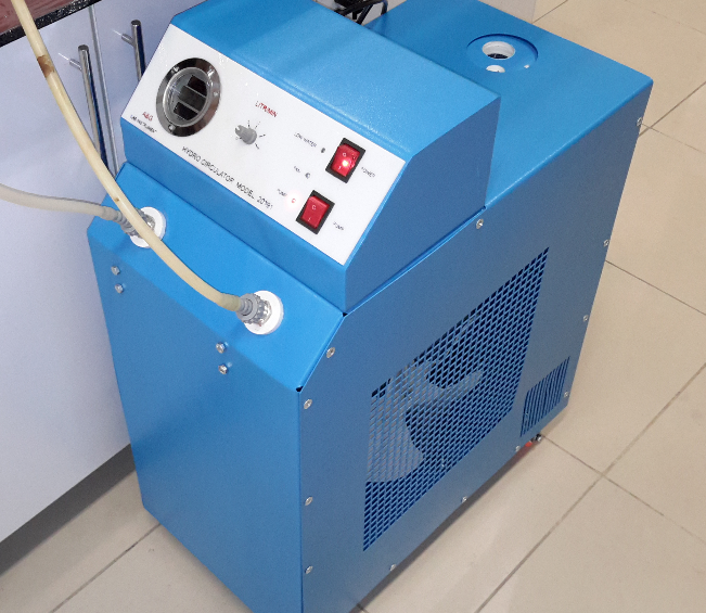 تولید دستگاه هیدروسیرکولاتور خنک کننده و کنترل مصرف آب در مبردهای آزمایشگاهی